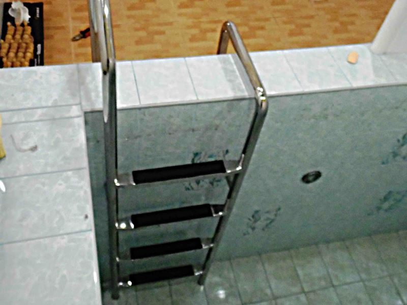 Лестница для бассейна