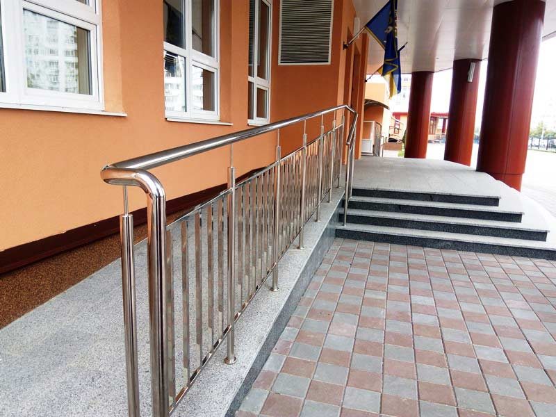 Ограждение для пандуса из нержавейки (2)
