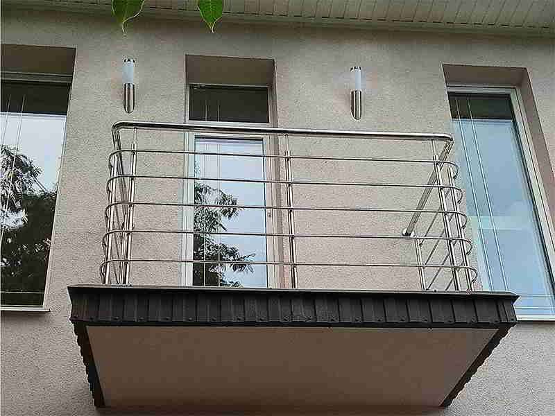 Перила на балкон из нержавейки Новоград