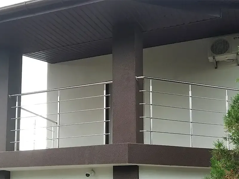 Перила з нержавійки на балкон