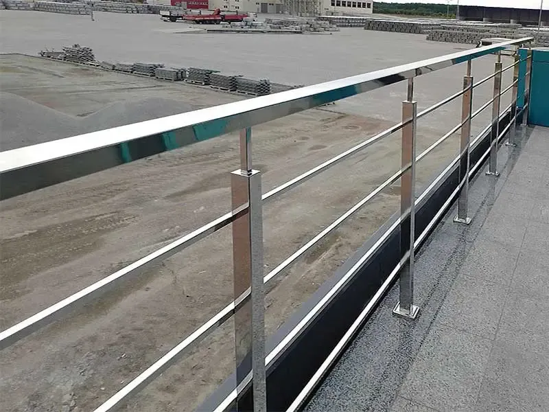 Перила з нержавійки на балкон