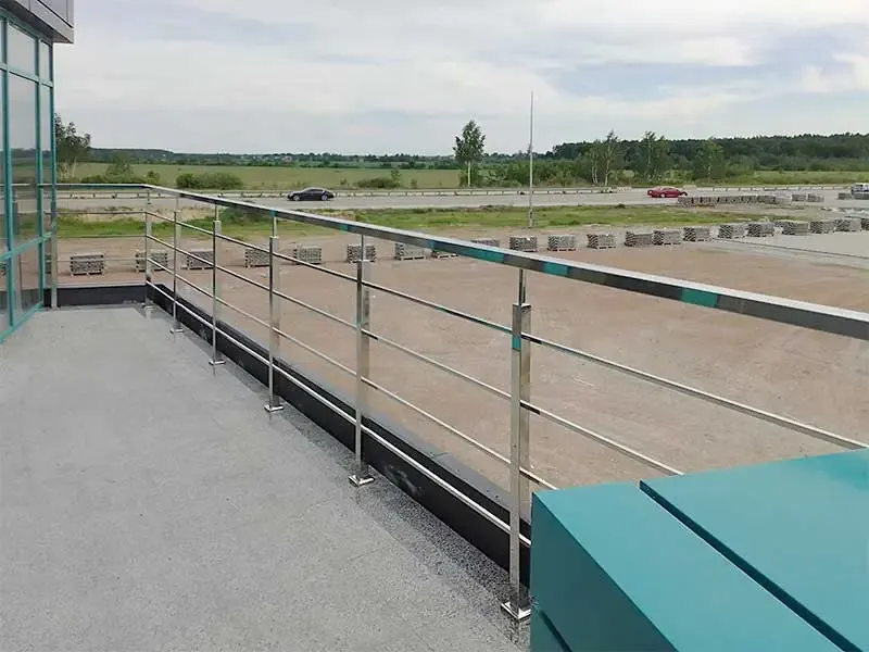 Перила з нержавійки на балкон