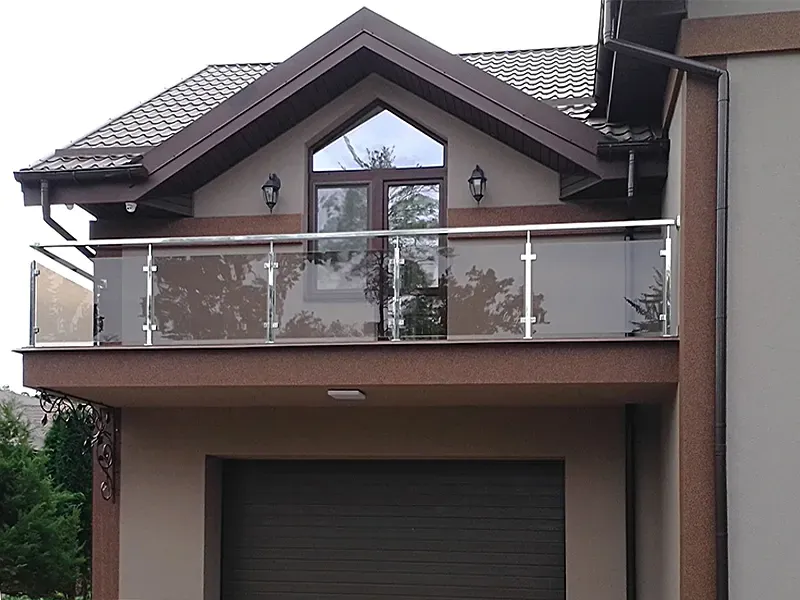 Скляні перила на балкон. Стеклянные перила на балкон