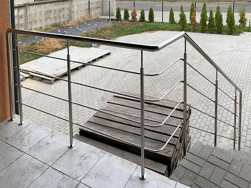 Перила на лестницу в Чернигове, перила из нержавейки Чернигов, перила поручни Чернигов