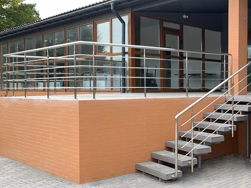 Перила на лестницу в Чернигове, перила из нержавейки Чернигов, перила поручни Чернигов